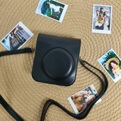 Vista 5 de Funda protectora compatible con cámara Fujifilm Instax Mini 12 de película instantánea con bolsillo para accesorios y correa ajustable (negro)
