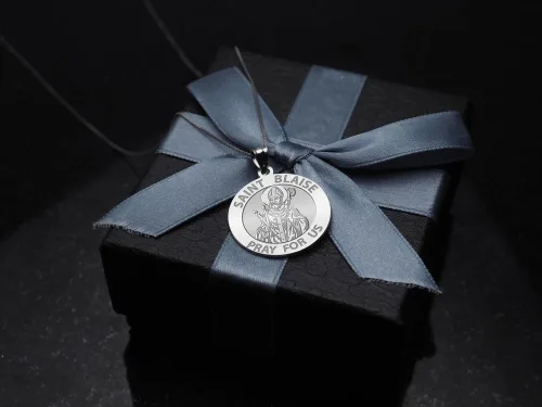 Vista 7 de PicturesOnGold.com Medalla religiosa Saint Blaise - 1 pulgada tamaño de un cuarto - plata de ley