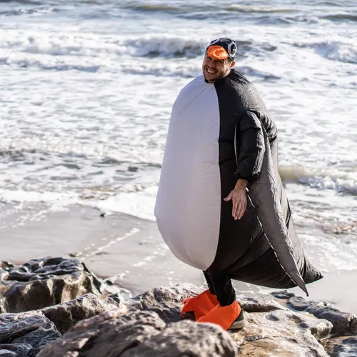 Vista 5 de Bodysocks - Disfraz inflable de pingüino para adultos