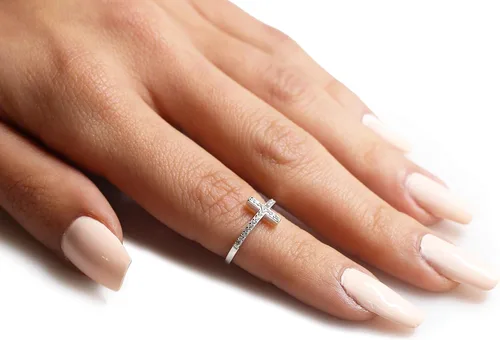 Vista 4 de CloseoutWarehouse Anillo de plata esterlina con cruz lateral de San Juan con circonita cúbica (opciones de color, tallas 3-13)