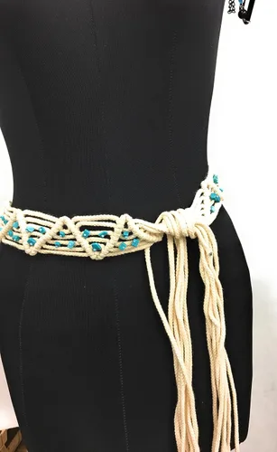 Vista 4 de Cinturón de cuerda trenzada con cuentas de jade para mujer, talla única, ajustable, 62 pulgadas, longitud completa, Natural