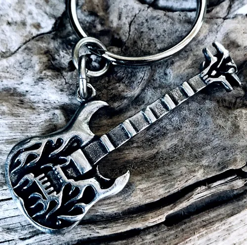 Vista 3 de Pewter Electric Bass Guitar with Flames KeychainKey Ring