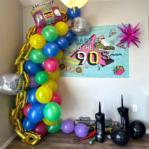 Vista 4 de Decoraciones de fiesta temática de los años 80 y 90 para cumpleaños de adultos, kit de guirnalda de arco de globos neón retro con bola de disco Tema