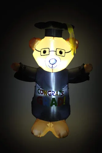 Vista 8 de Paquete de dos decoraciones de fiesta de graduación, incluye un oso de peluche marrón inflable de 4 pies de alto con gorra y gafas de bata, y mano
