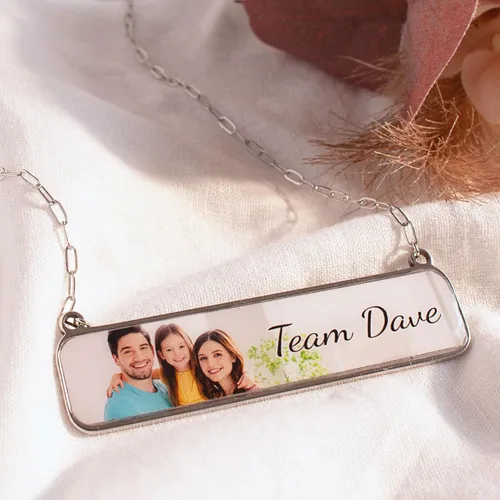 Vista 7 de Petite Boutique Personalized Photo Gift 4k Clear picture quality Print, Customizable Bar Necklace for Cherished Memories Team Photo (Family Photo)