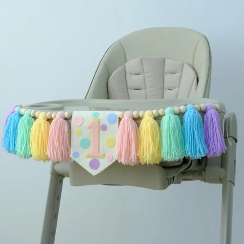 Vista 6 de Cartel para silla alta con texto en inglés "Girl Fun to Be One Macaron