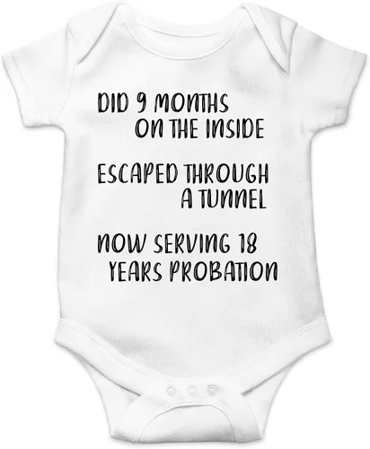 Vista 24 de CBTwear Did 9 Month, Escaped Through a Tunnel, Serving 18 Years Baby Body Unisex Comfy Humor
