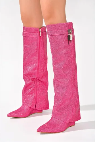 Vista 3 de Cape Robbin Botas de diamantes de imitación para mujer, con candado, hasta la rodilla, tacón de cuña, punta puntiaguda, botas altas de meter