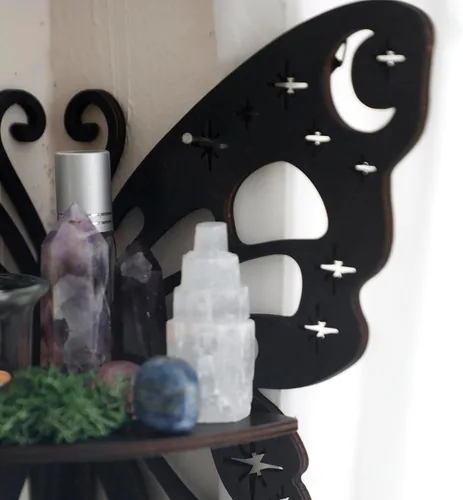 Vista 4 de Artilady Estante de cristal de mariposa – Estantes de esquina flotantes para pared, dormitorio, estante de exhibición de cristal, bohemio, lindo