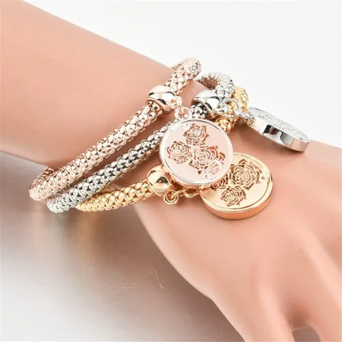 Vista 4 de SILANER Pulseras multicapa con dijes de cristal, 3 pulseras de cadena de maíz de oroplataoro rosa para mujer, pulsera elástica en forma de corazón