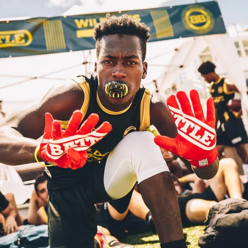 Vista 3 de Battle Guantes deportivos de fútbol con receptor ancho de doble amenaza, guantes de fútbol para adultos y jóvenes, guantes ultra adherentes