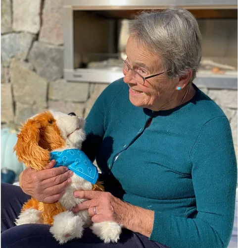 Vista 2 de Joy for All - Cachorro Pecoso - Pelaje Suave al Tacto Marrón y Blanco - Mascotas Compañeras Interactivas Realistas y Vivaces