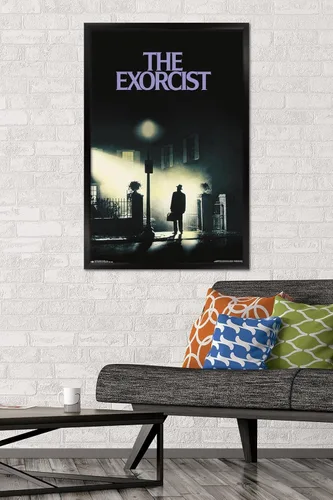 Vista 2 de Trends International Póster de pared con texto en inglés «The Exorcist One Sheet», 24 x 36 pulgadas