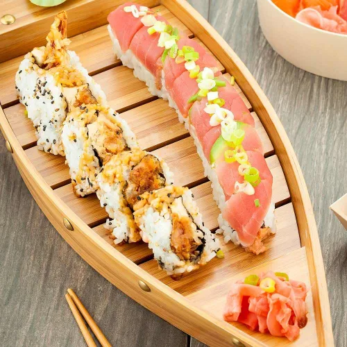 Vista 3 de Restaurantware -Bandeja de servicio de barco de sushi de 17.3 pulgadas, 1 bote de sushi duradero - Robusto, fácil de limpiar, barco de madera