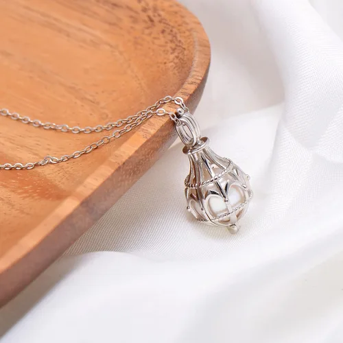 Vista 2 de Paialco Collar con colgante de plata de ley 925 con diseño de iglesia gótica y jaula hueca para mujer