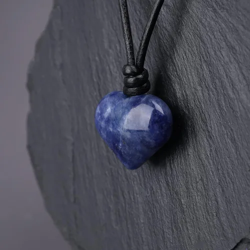 Vista 4 de COAI Collar con colgante de piedra de corazón de corazón de cuero, Piedra, sodalita