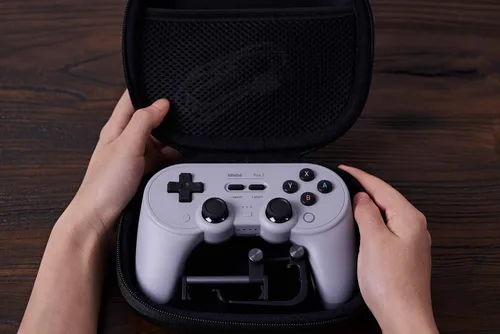 Vista 4 de 8Bitdo Classic Controller Travel Case for Pro 2 Controllers & Sn30 Pro+ Controller, Switch Pro Controller, PS5, PS4, Xbox One Controller and More
