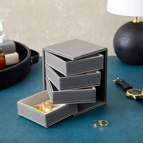 Vista 2 de Organizador de joyas giratorio de 4 capas para hombres, mujeres, caja pequeña de piel sintética para collares, anillos, aretes, pulseras
