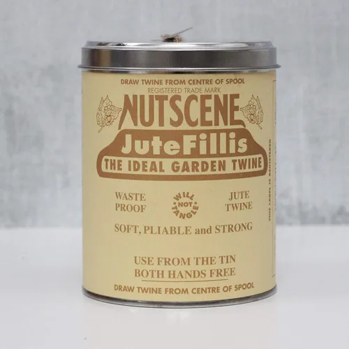 Vista 11 de NUTSCENE Lata Icónica (Lata de Cordel) con Su Cordel de Yute Escocés Tradicional y Agujero en la Parte Superior para Fácil Dispensación. 14
