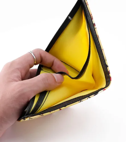 Vista 4 de G-Ahora Cartera de cuero plegable de anime para tarjetas de crédito, WC Pikachu 1