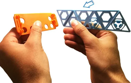 Vista 4 de Qubits Juego de construcción STEM - 100 piezas: un juguete de ingeniería y construcción de juego abierto (alternativa a los bloques)
