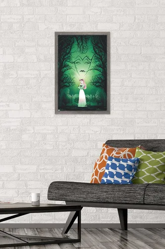 Vista 2 de Trends International Disney Princess - Póster de pared de La Bella Durmiente - Good vs Evil de 14.725 x 22.375 pulgadas, versión enmarcada de madera