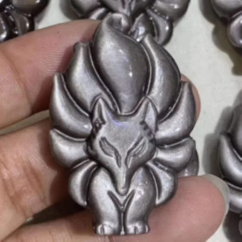 Vista 5 de Collar con colgante de zorro de nueve colas con cadena de cuentas para mujer o mujer