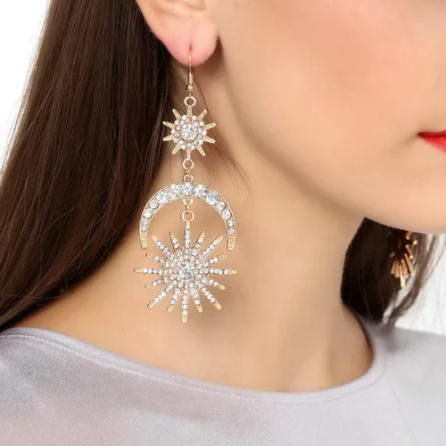 Vista 2 de Exaggerated - Aretes de gota con diseño de luna de sol y estrellas con diamantes de imitación punk para mujer