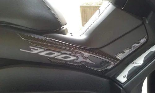 Vista 6 de labelbike - Adhesivos 3D para Moto Scooter Protección y Decoración en Resina Compatible con Yamaha Xmax 300 - Color Carbono