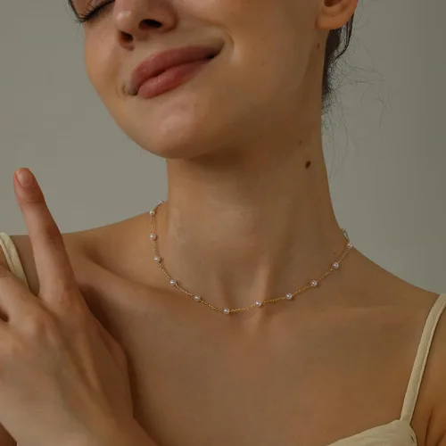 Vista 3 de Collares de perlas para mujer, gargantilla de perlas chapadas en oro de 14 quilates, collar de perlas de oro delicado, gargantilla de oro simple