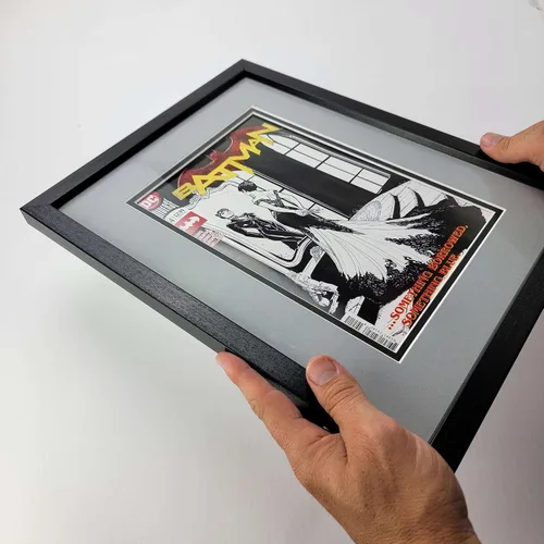 Vista 3 de Perfect Cases - Marco doble para cómics con doble estera y molduras de madera real