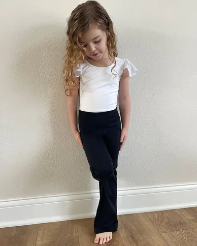Vista 7 de Stelle Leggings acampanados para niña con bolsillos, cintura alta, corte de bota, pantalones de yoga para danza, pantalones acampanados