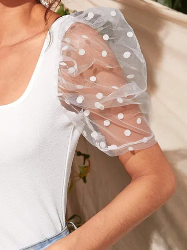 Vista 4 de Verdusa Top de malla transparente con cuello cuadrado y manga abombada para mujer