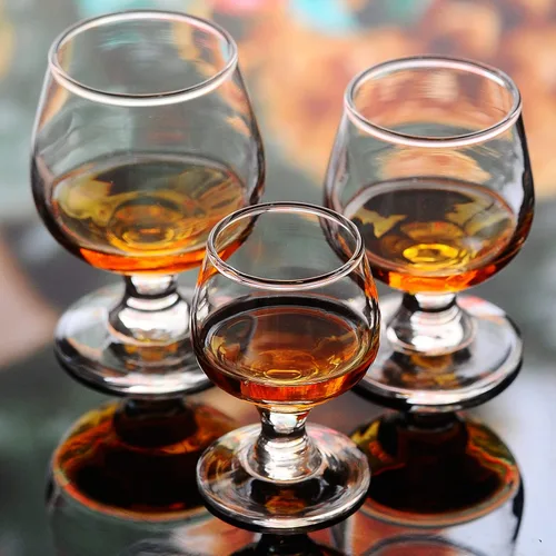 Vista 3 de Valeways Juego de 6 mini vasos de chupito de 1.75 onzas, transparentes, súper lindos, perfectos para degustar brandy - Snifters de vidrio