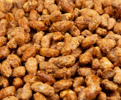 Vista 2 de Cacahuete de caramelo de mantequilla a la antigua, estilo casero, crujientes recubiertos de caramelo, maní tostado fresco