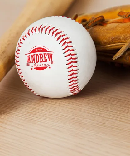 Vista 2 de Pelotas de béisbol personalizadas, tamaño oficial: elige entre 15 diseños o sube una foto o logotipo de empresa
