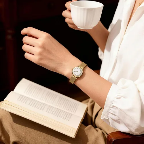 Vista 3 de Reloj dorado para mujer con pequeña banda de malla de acero inoxidable, minimalista de dos manecillas, esfera romana de caja redonda, herramienta