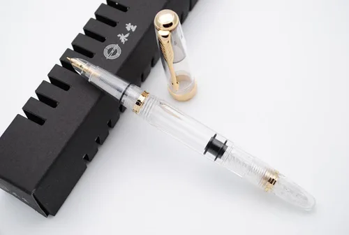 Vista 3 de czxwyst Pluma estilográfica 618 Toso Piston (transparente con clip dorado)