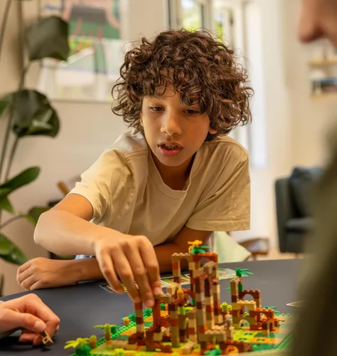 Vista 5 de Dotted Games Monkey Palace: Un Juego de Mesa de Lego - ¡Construye Tu Camino a la Victoria Ladrillo por Ladrillo! Divertido Juego Familiar
