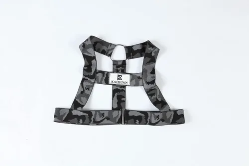 Vista 6 de Swbreety Arnés para hombre, camiseta sin mangas de camuflaje para el pecho, correa para el pecho, disfraces, camiseta muscular y tanga con anillo