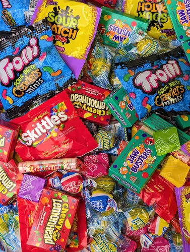 Vista 2 de Mezcla de caramelos de piñata, paquete surtido de dulces variados, 2 libras, envueltos individualmente, mezcla de piñata, caramelos ácidos, chicles
