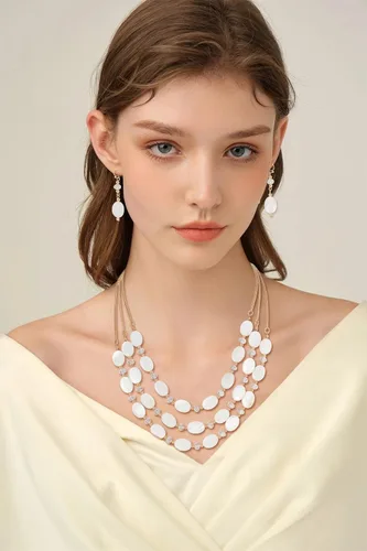 Vista 2 de Firstmeet Juego de collar de cuentas de 3 capas con aretes, cuentas ovaladas de concha de regalo para mujer