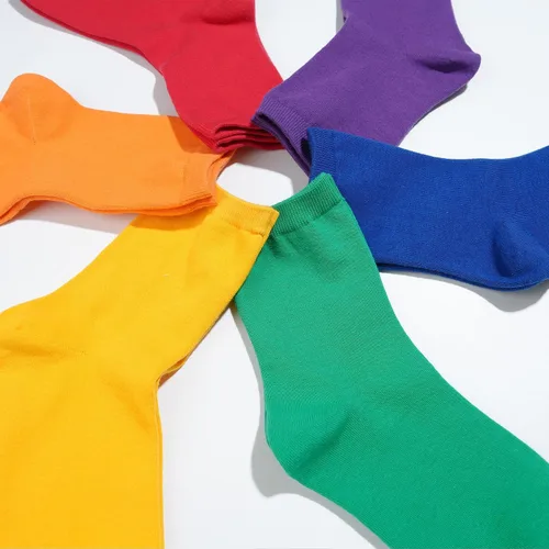 Vista 9 de kikiya socks Calcetines de cuello redondo para mujer, 4-6 pares de calcetines coloridos de algodón a rayas con diseño de arco iris y lunares