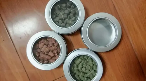 Vista 4 de Othmro Latas redondas de metal de 8.3 onzas, latas de aluminio, contenedores recargables de 8.5 fl oz, botellas de lata con tapa de tornillo