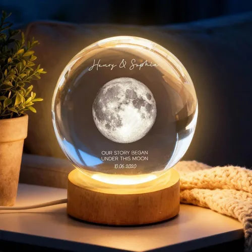 Vista 11 de Pofily Pareja besándose bajo la luz de la luna, Fase lunar personalizada por fecha, luz nocturna LED de bola de cristal personalizada, regalo