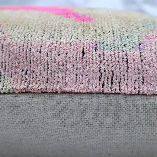 Vista 5 de Almohada decorativa hecha a mano con relleno de plumón, alta calidad, rosa y beige, funda de cojín de seda de terciopelo suave para sala de estar