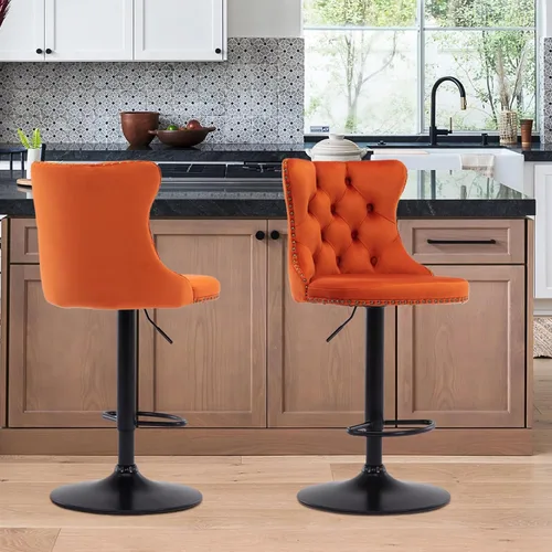 Vista 335 de SoarFlash Juego de 2 taburetes de bar tapizados de terciopelo moderno con patas de madera, botones acolchados, cabeza de clavo cromada, asiento