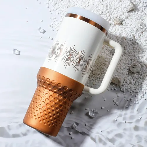 Vista 3 de Bota de Silicona con Purpurina Metálica para Stanley 40oz Quencher H2.0 FlowState Tumbler y Adventure Tumbler (Bronce)