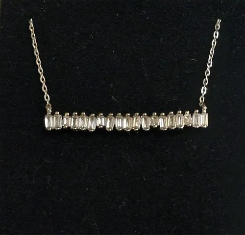 Vista 4 de Amnoz - Collar con colgante en forma de barra de oro blanco de 14 quilates sobre plata de ley con circonita cúbica