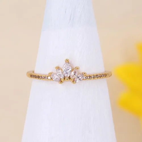 Vista 2 de Rapunzel - Anillo de corona para mujer, delicados anillos apilables de diamantes de cristal real, anillo de compromiso de cumpleaños, regalos